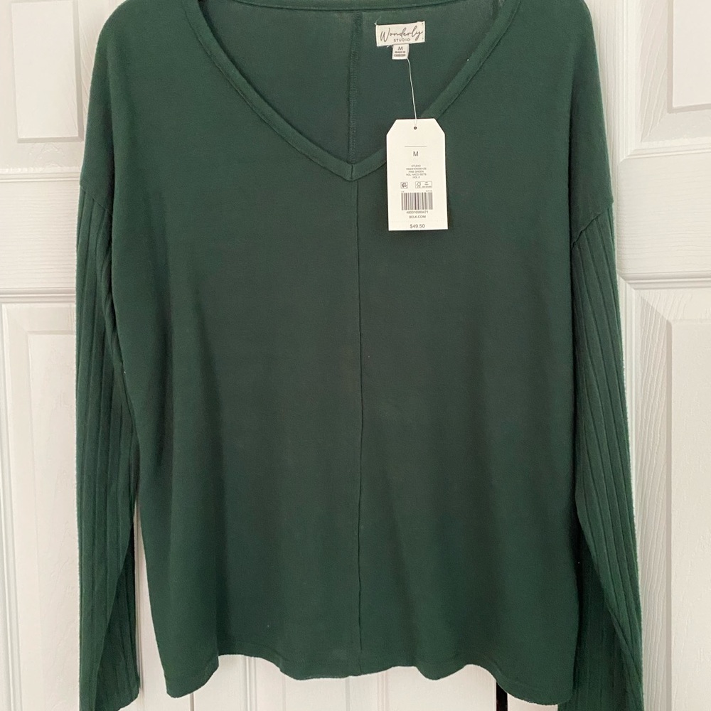 Wonderly Studio Dark Green Jersey size M.